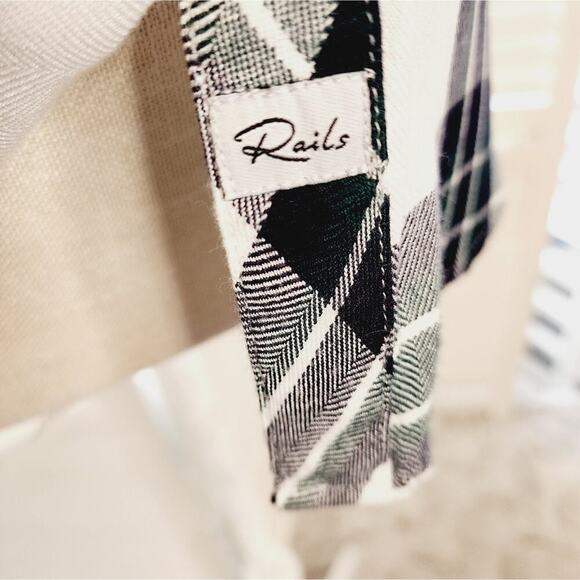 RAILS XS SUPER SOFT BLK WHT GRN BUTTONG DOWN - Picture 3 of 8